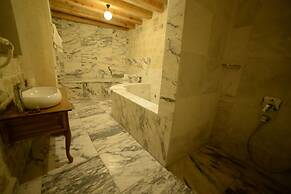 Crassus Cave Hotel