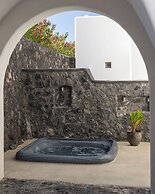 Danae Suites Santorini