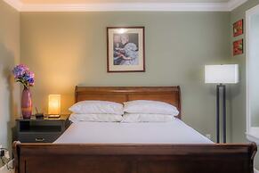 Vancouver Yuelai Guesthouse