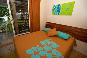 Bora Bora Holiday's Lodge and Villa