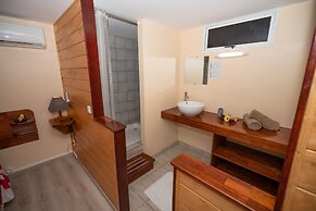 Bora Bora Holiday's Lodge and Villa