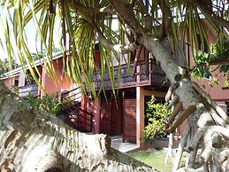 Bora Bora Holiday's Lodge and Villa