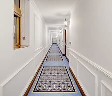 GoldOne Hotel & Suites