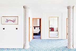 GoldOne Hotel & Suites