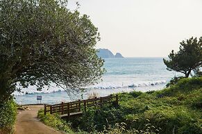 GoldOne Hotel & Suites