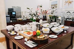 GoldOne Hotel & Suites