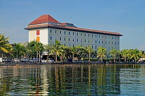 Singaraja Beach Hotel