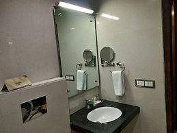 Landmark Hotel