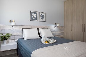 E & G Relax Homes