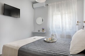 E & G Relax Homes