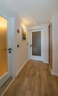 Ece Marina Suites