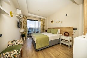 Ece Marina Suites