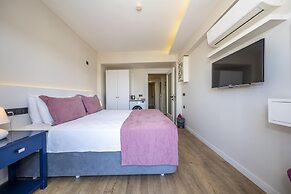 Ece Marina Suites
