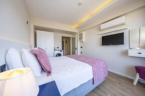 Ece Marina Suites
