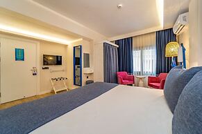 Ece Marina Suites