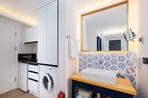 Ece Marina Suites