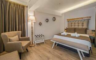 Ece Marina Suites