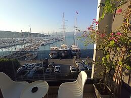 Ece Marina Suites