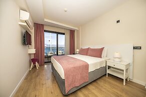 Ece Marina Suites