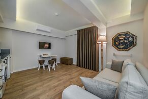 Ece Marina Suites