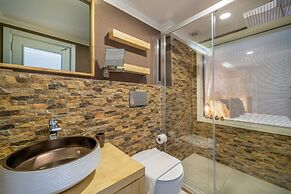 Ece Marina Suites
