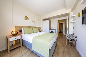 Ece Marina Suites