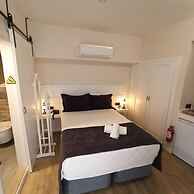 Ece Marina Suites
