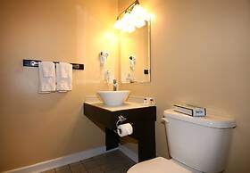 Grenfell Heritage Hotel & Suites