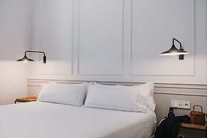 Room Mate Collection Helen Berger