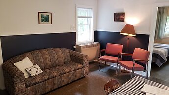 Miners Bay Lodge