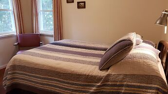 Miners Bay Lodge