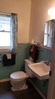 Miners Bay Lodge