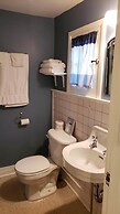 Miners Bay Lodge