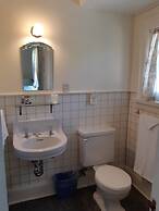 Miners Bay Lodge