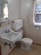 Miners Bay Lodge