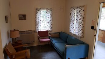 Miners Bay Lodge