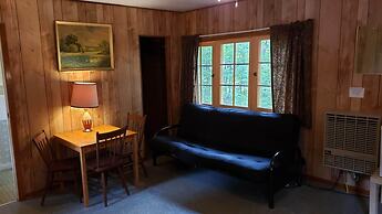 Miners Bay Lodge