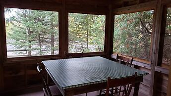 Miners Bay Lodge