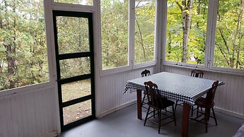 Miners Bay Lodge