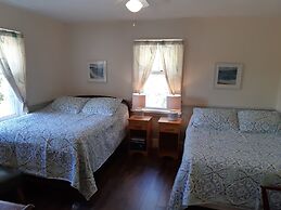 Miners Bay Lodge