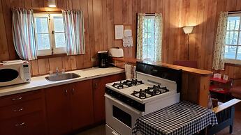 Miners Bay Lodge