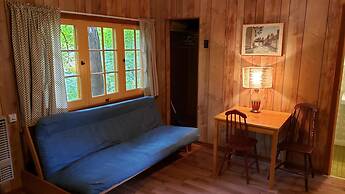 Miners Bay Lodge
