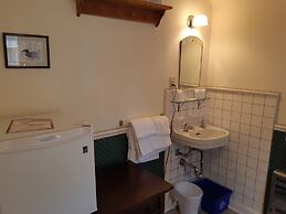Miners Bay Lodge