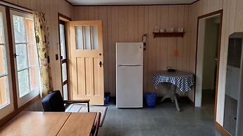 Miners Bay Lodge