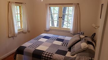 Miners Bay Lodge
