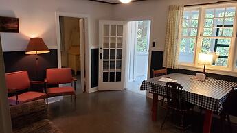 Miners Bay Lodge