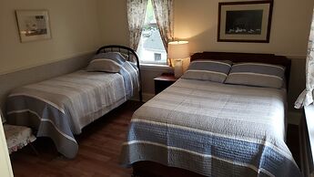 Miners Bay Lodge