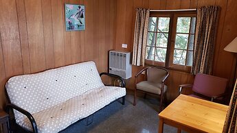 Miners Bay Lodge