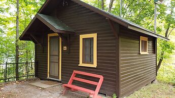 Miners Bay Lodge