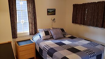 Miners Bay Lodge